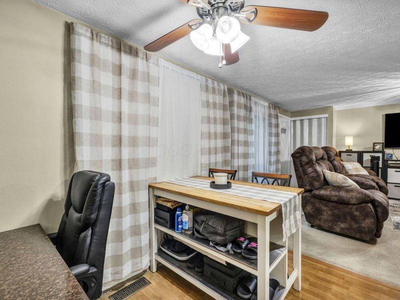 717 Cherry Hollow Road, Unit B, Columbus, OH 43228 Photo 16