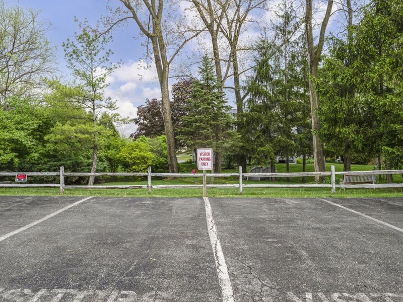 717 Cherry Hollow Road, Unit B, Columbus, OH 43228 Photo 30