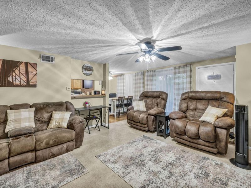 717 Cherry Hollow Road, Unit B, Columbus, OH 43228 Photo 8