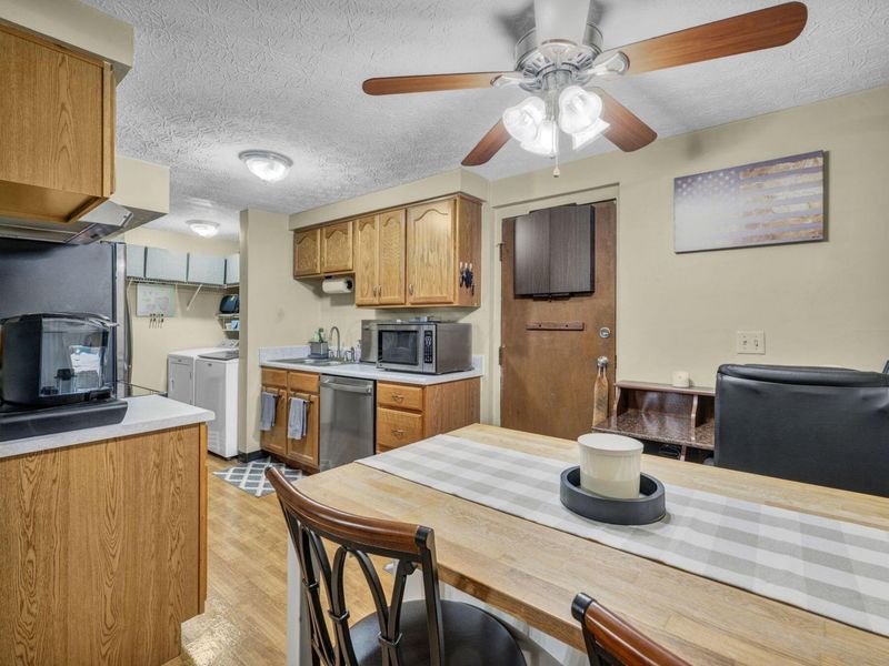 717 Cherry Hollow Road, Unit B, Columbus, OH 43228 Photo 9