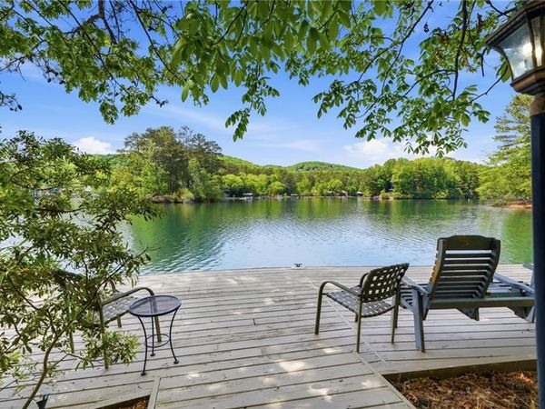 105 White Pine Court , Waleska, GA 30183