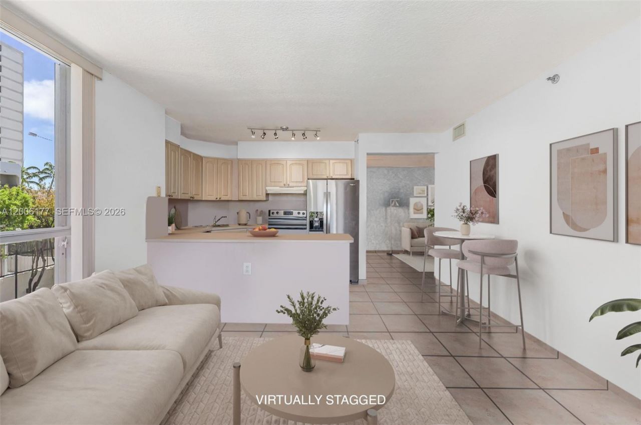 2642 Collins Ave, Unit 306, Miami Beach, FL 33140 Photo