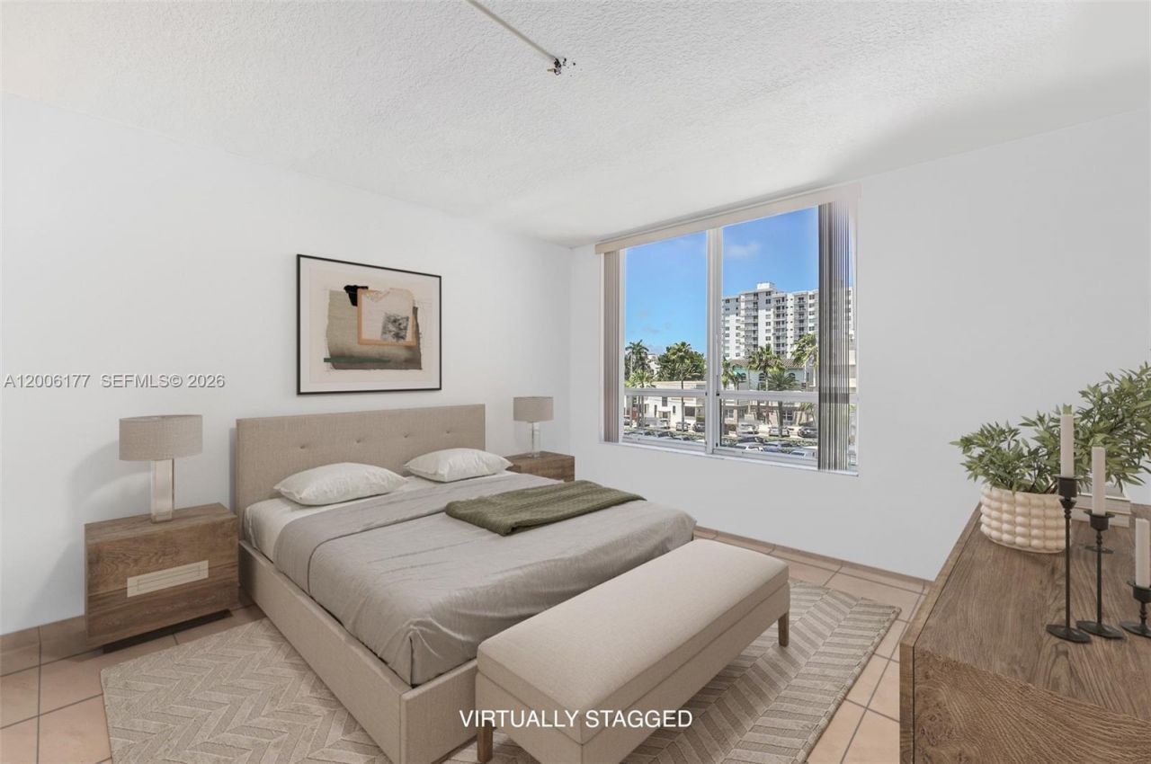 2642 Collins Ave, Unit 306, Miami Beach, FL 33140 Photo