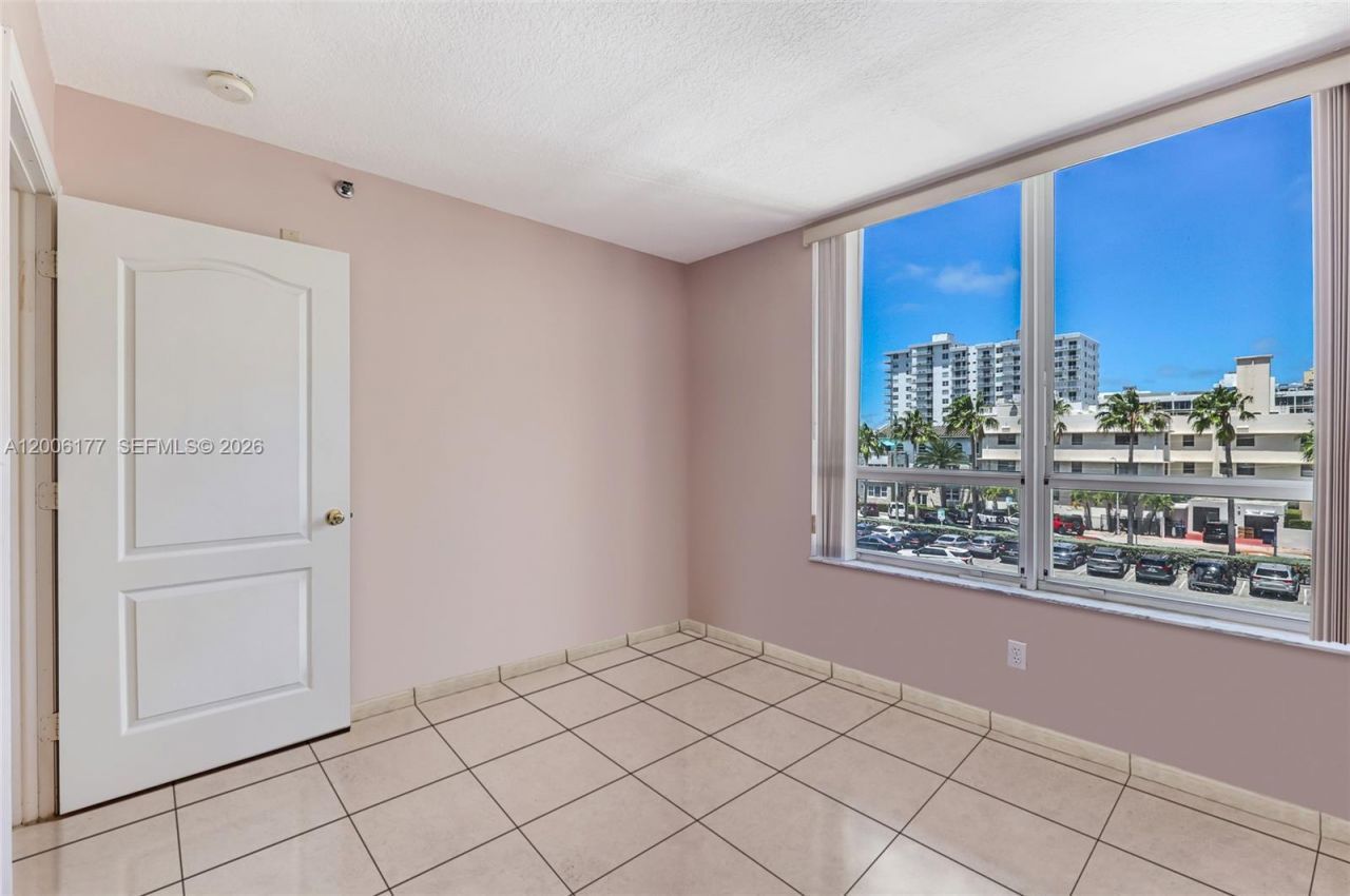 2642 Collins Ave, Unit 306, Miami Beach, FL 33140 Photo