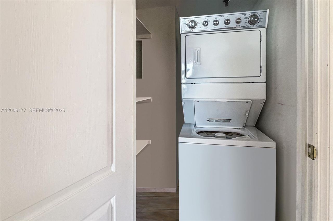 2642 Collins Ave, Unit 306, Miami Beach, FL 33140 Photo