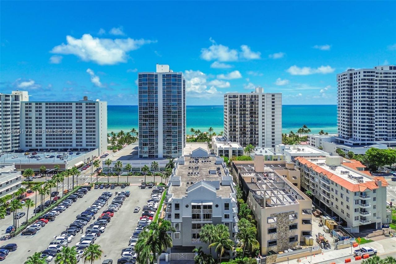 2642 Collins Ave, Unit 306, Miami Beach, FL 33140 Photo