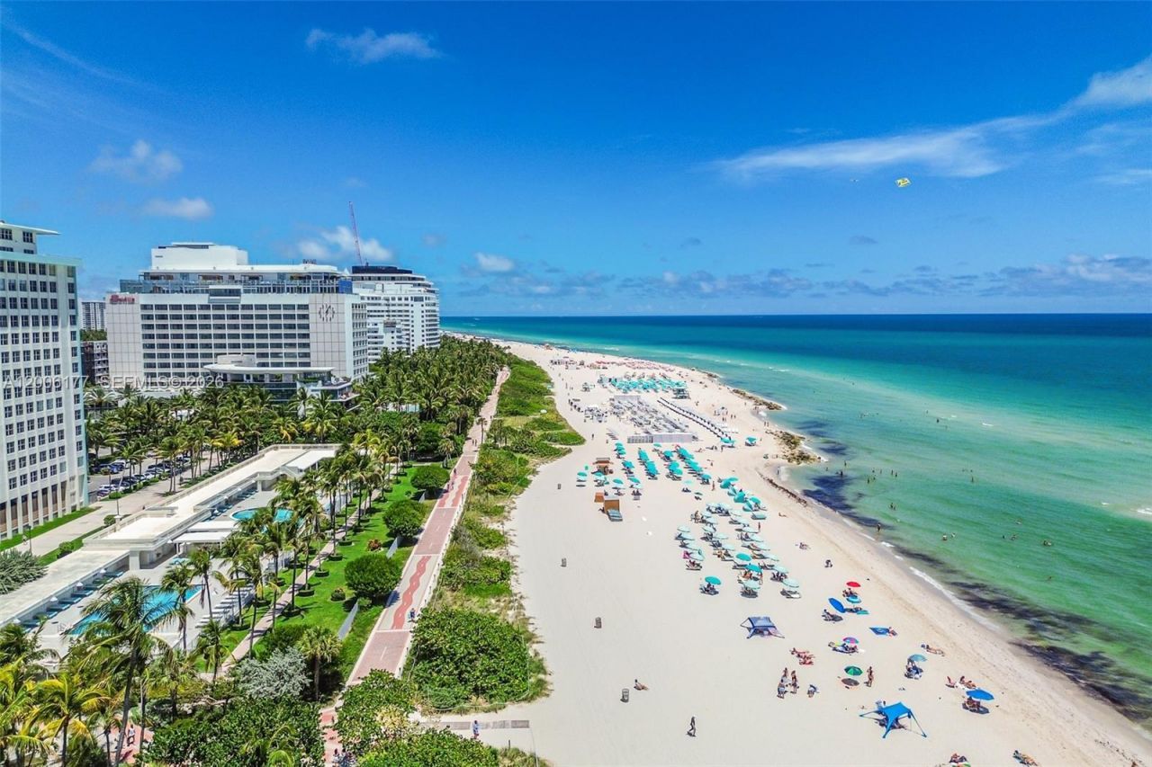 2642 Collins Ave, Unit 306, Miami Beach, FL 33140 Photo