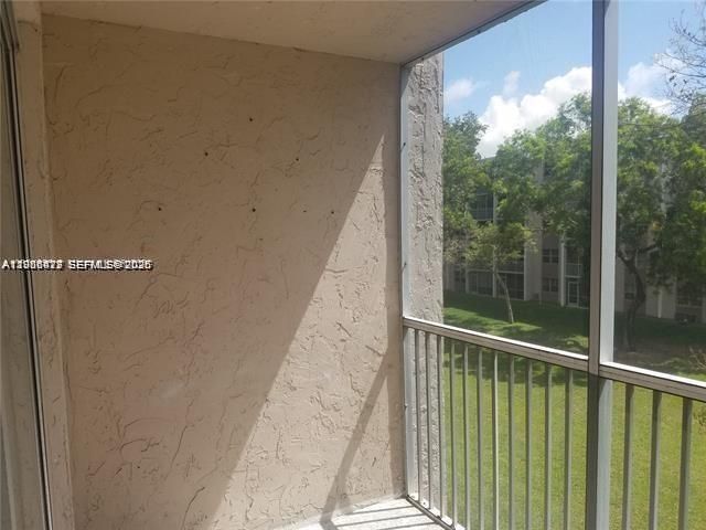 1075 Riverside Dr, Unit 304, Coral Springs, FL 33071 Photo