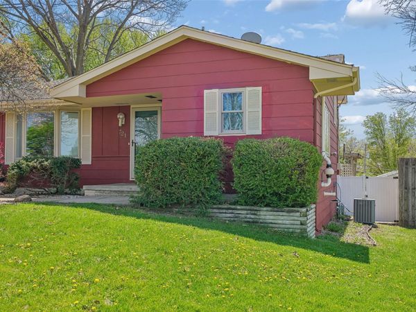 721 E Porter Avenue , Des Moines, IA 50315