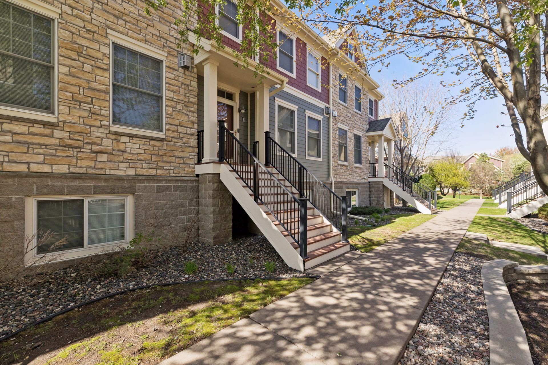 10756 Falling Water Lane, Unit B, Woodbury, MN 55129 Main Photo