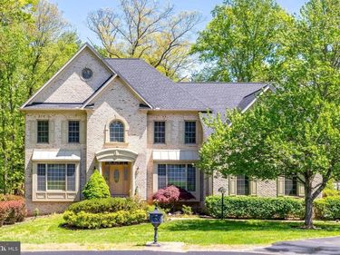 1051 NORTHFALLS COURT, GREAT FALLS, VA 22066