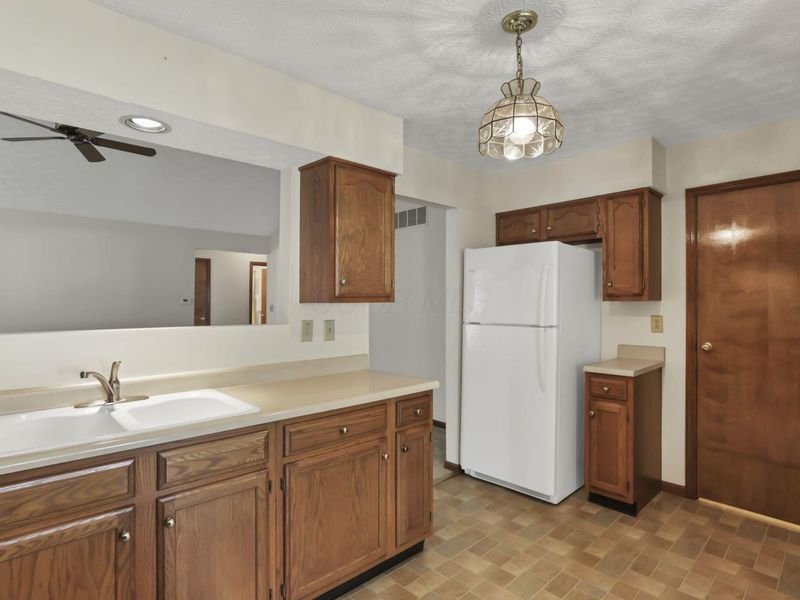 3345 Timber Oak Drive , Columbus, OH 43204 Photo 14