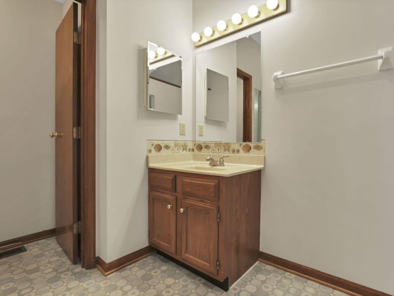 3345 Timber Oak Drive , Columbus, OH 43204 Photo 36