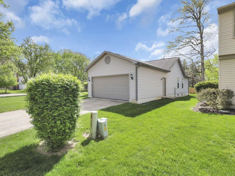 3345 Timber Oak Drive , Columbus, OH 43204 Photo 5