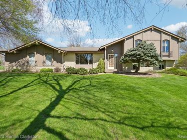 12120 Carriage Trail Drive, Springfield Twp, MI 48350