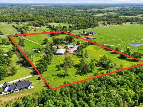 13677 N Mount Olive Road , Gravette, AR 72736