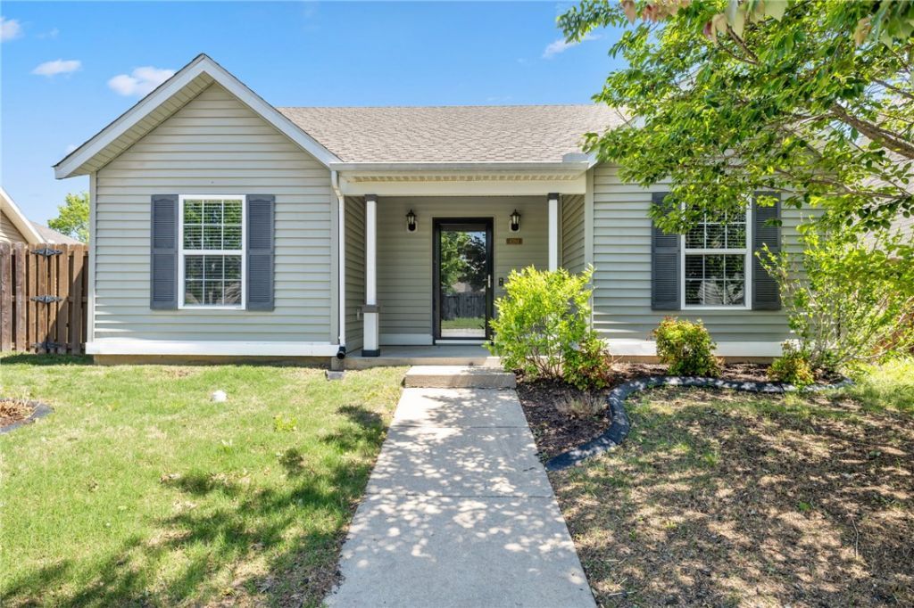 4394 W Sweetgum Lane, Fayetteville, AR 72704 Main Photo
