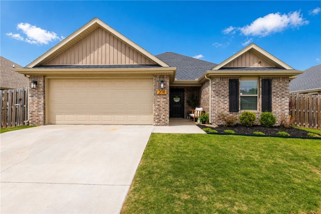 208 S Nightfall Avenue, Farmington, AR 72730 Main Photo