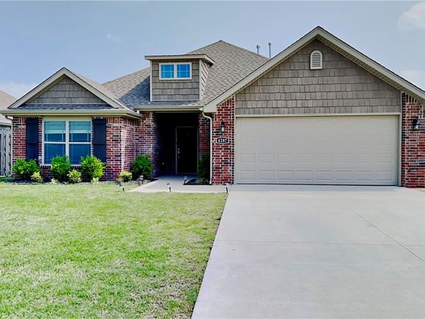 4287 W Divide Drive , Fayetteville, AR 72704