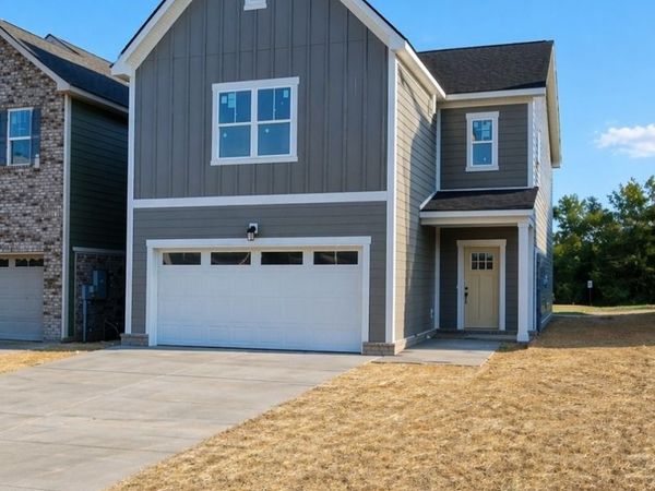 557 Twyla Dr , Lebanon, TN 37087