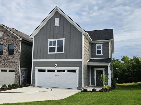 557 Twyla Dr, Lebanon, TN 37087