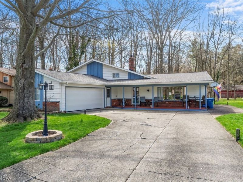 27491 Linwood Circle , North Olmsted, OH 44070 Photo 1