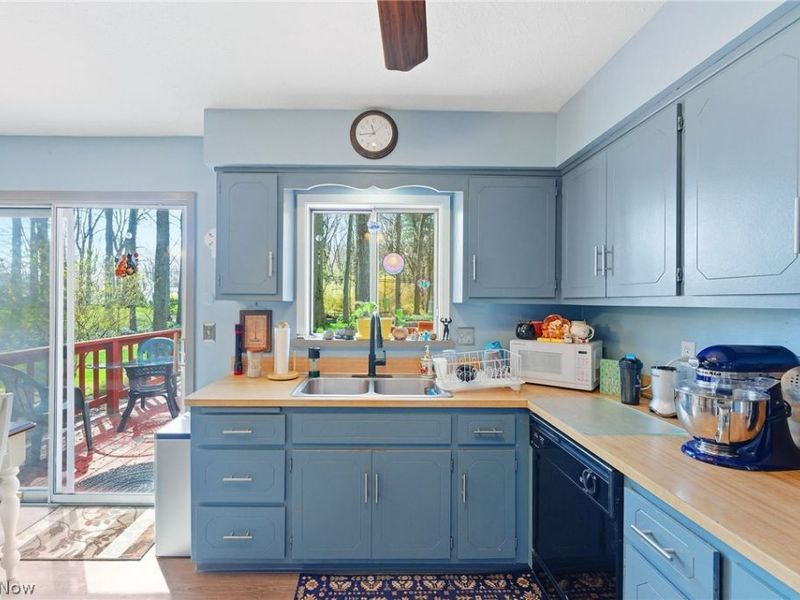 27491 Linwood Circle , North Olmsted, OH 44070 Photo 11