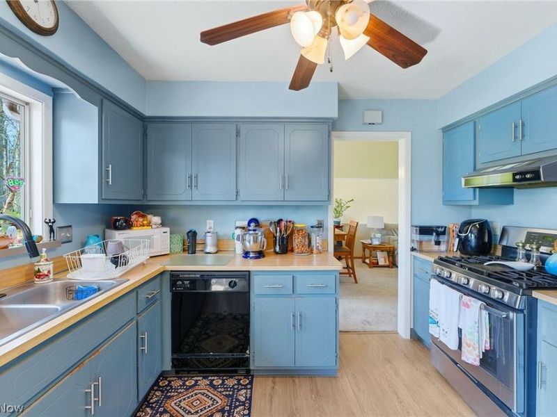 27491 Linwood Circle , North Olmsted, OH 44070 Photo 12