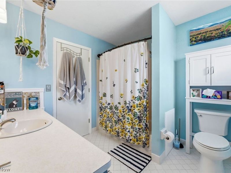 27491 Linwood Circle , North Olmsted, OH 44070 Photo 20