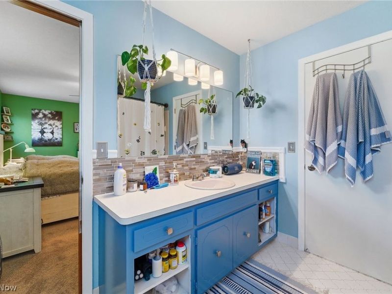 27491 Linwood Circle , North Olmsted, OH 44070 Photo 21