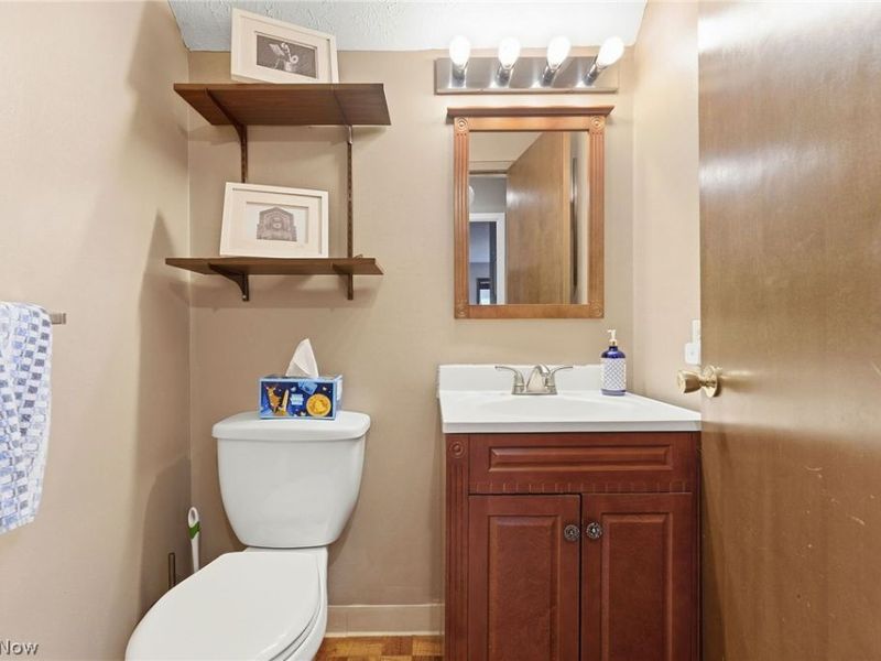 27491 Linwood Circle , North Olmsted, OH 44070 Photo 30