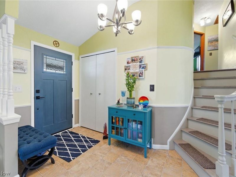 27491 Linwood Circle , North Olmsted, OH 44070 Photo 4