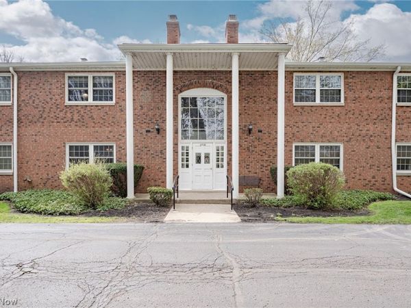 2720 Pease Drive , Unit 219N, Rocky River, OH 44116