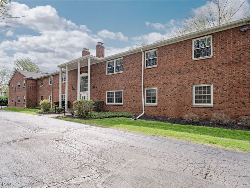 2720 Pease Drive , Unit 219N, Rocky River, OH 44116 Photo 2