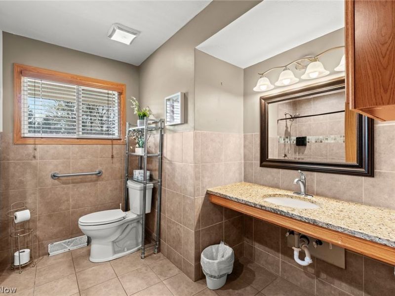 327 S Miller Road , Akron, OH 44333 Photo 10