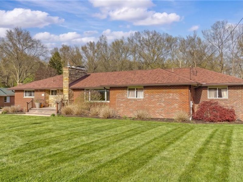 327 S Miller Road , Akron, OH 44333 Photo 2