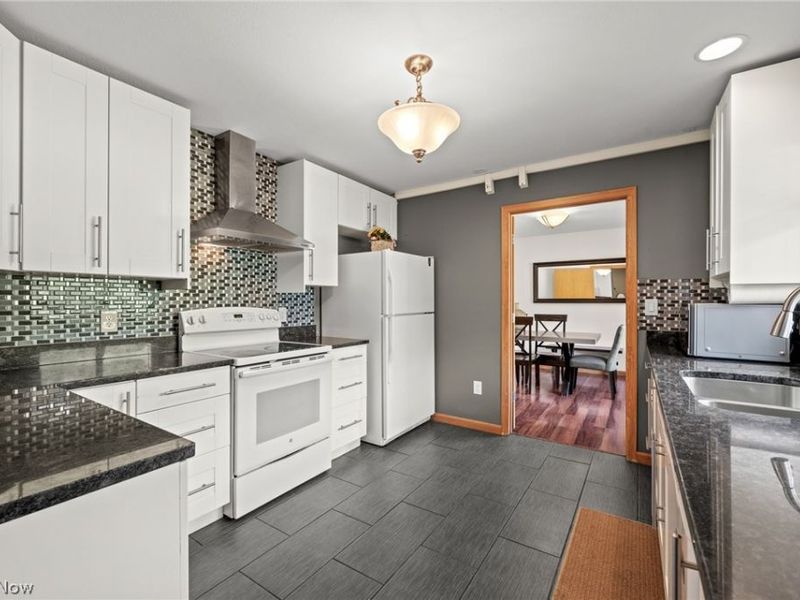 327 S Miller Road , Akron, OH 44333 Photo 23