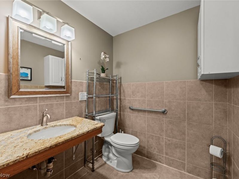 327 S Miller Road , Akron, OH 44333 Photo 27