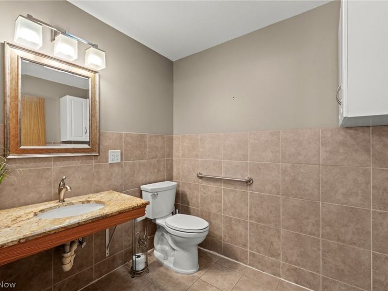 327 S Miller Road , Akron, OH 44333 Photo 30