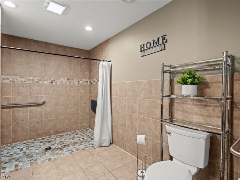 327 S Miller Road , Akron, OH 44333 Photo 32