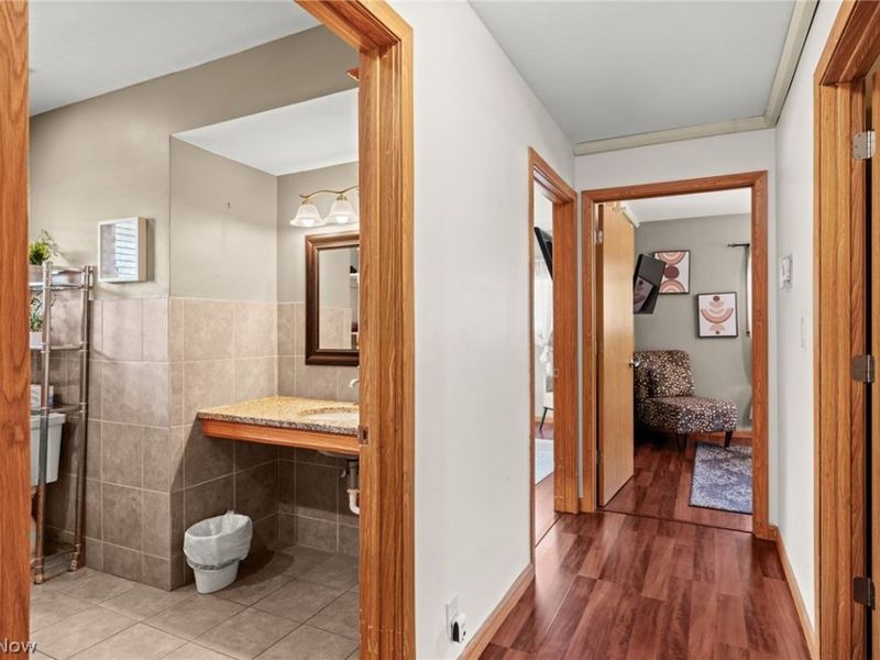 327 S Miller Road , Akron, OH 44333 Photo 9