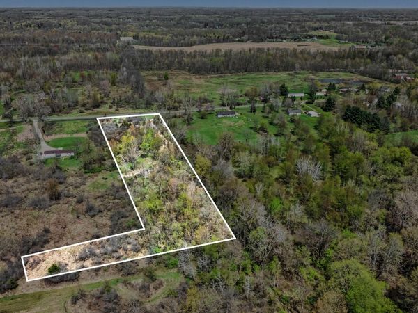 37103 CR 390, Gobles, MI 49055