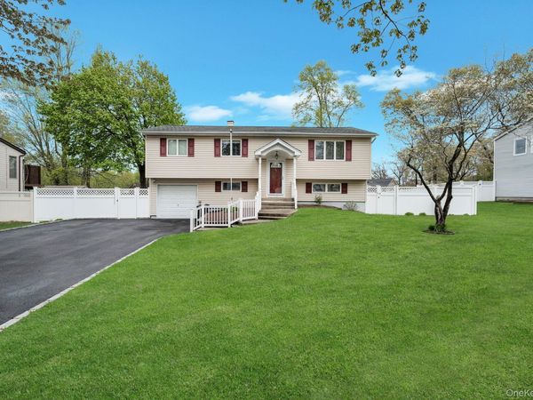 27 Pheasant Drive, Commack, NY 11725