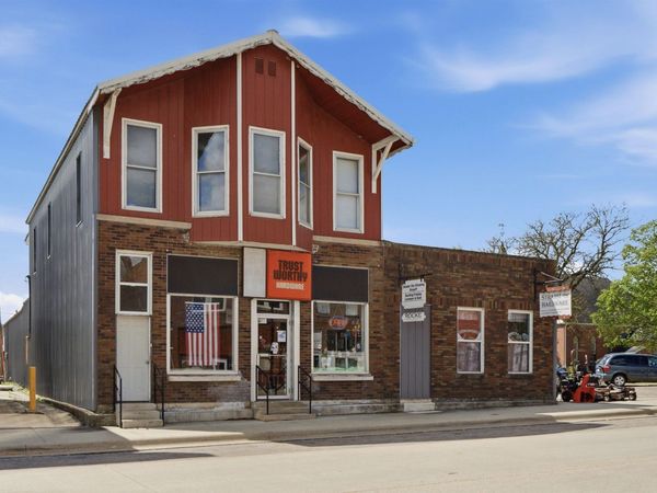 249 Center Street, Elgin, IA 52141
