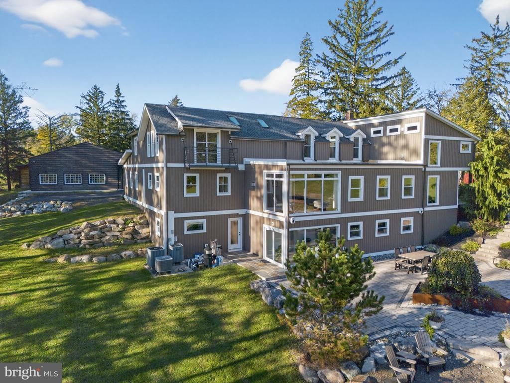 4572 Limeport Pike, Zionsville, PA 18092 Main Photo