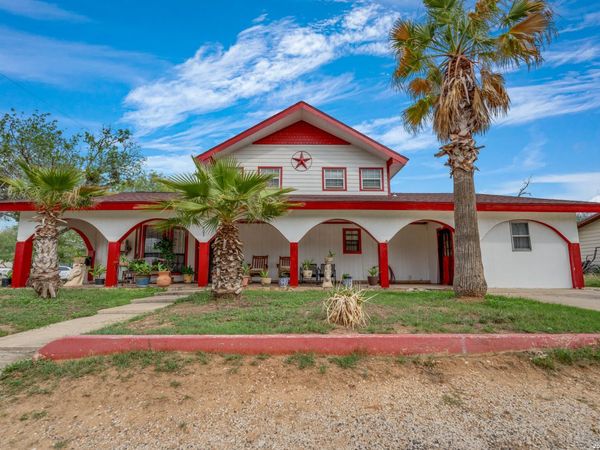 903 E Westmeyer, Poth, TX 78147