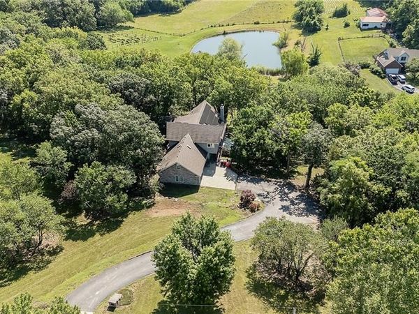 2323 S Crenshaw Road, Independence, MO 64057