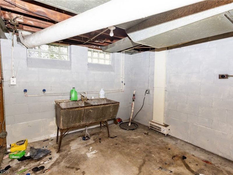 10413 Avon Avenue , Cleveland, OH 44105 Photo 24