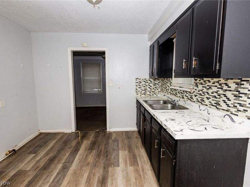 10413 Avon Avenue , Cleveland, OH 44105 Photo 7