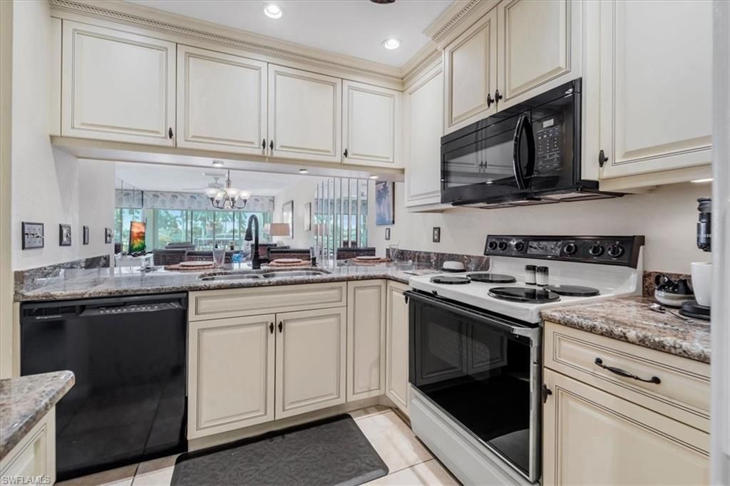 1926 SE 43rd St, Unit 217, Cape Coral, FL 33904 Photo